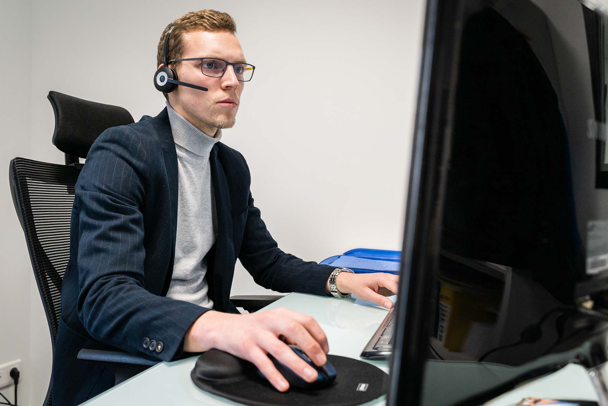Expert conseiller commercial Expert commercial spécialisé dans le conseil et la vente de Tonnelles pliantes